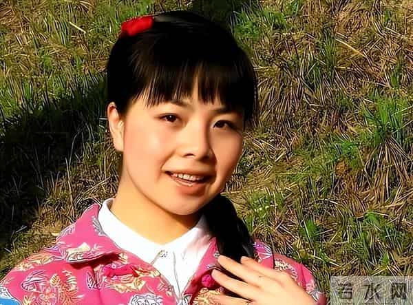 原来王二妮丈夫是他，二人青梅竹马长相惊艳朱迅，难怪她不选云飞