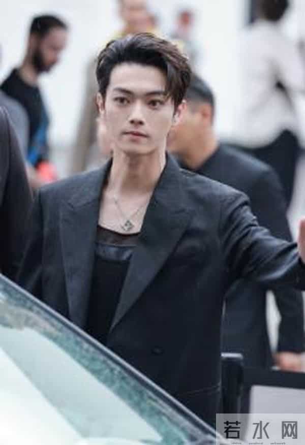 没想到，出轨传闻刚3个多月，许凯竟因一个举动，实现口碑暴涨