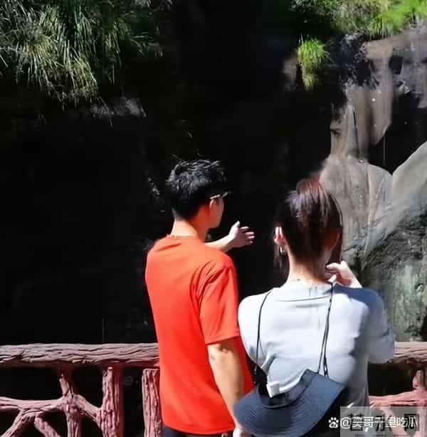 张继科低调恋爱五年！现在下颌松弛有肉感，张蕊眼尾下垂显憔悴