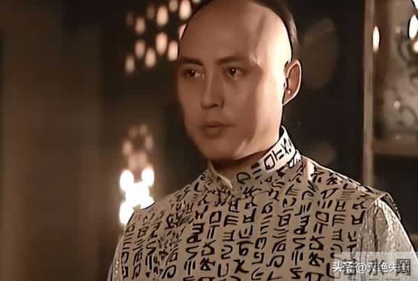 他是红楼第一美男，今62岁享受天伦，住豪宅被家里仨女的“拿捏”