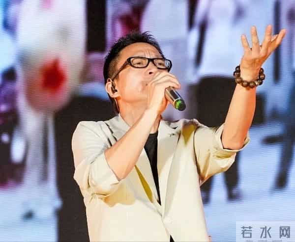 30年写歌越写越穷，前妻失望选择离婚，谁料51岁靠一首歌一夜成名