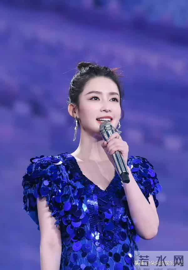 李沁的身材也太绝了,这组写真让人挪不开眼!