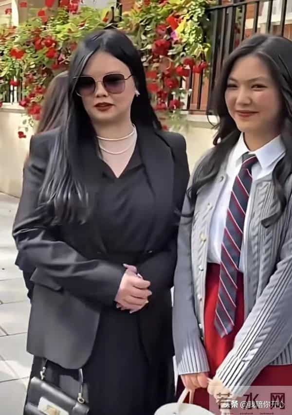 路人拍下李湘王诗龄真实照片:俩人温婉大气,和素人确实有区别!