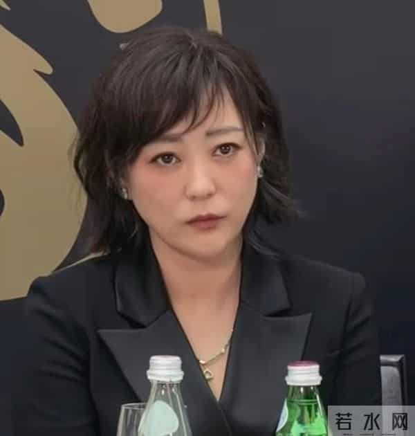 郝蕾认怂！否认内涵辛芷蕾，暴瘦出尖下巴略显憔悴，过往再次被扒