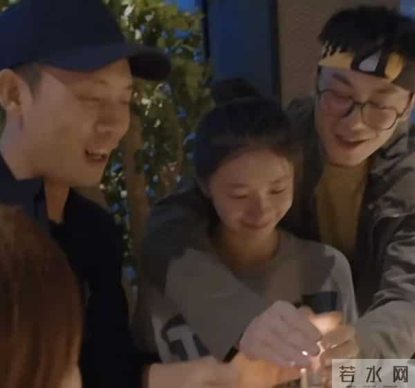 41岁的朱亚文一反常态!事实证明,李幼斌当初的忠告,敲打了他