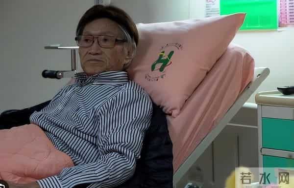 2018年，我国著名主持人赴瑞士安乐死，笑着举杯：需要1口闷吗？