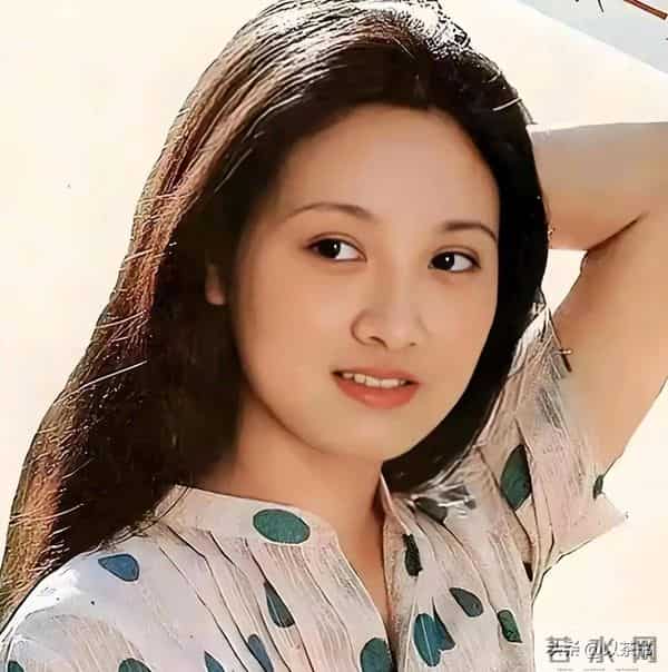 邓婕：大半辈为家操碎心，继子定居泰国生儿育女，晚年想定居成都