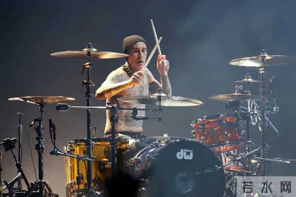 卡戴珊大姐陷窒息婚姻!老公强拉她跑5公里?粉丝:她已被洗脑!