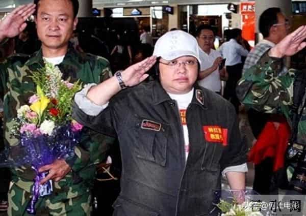 韩红亲爹身份曝光,两重身份反差巨大,难怪没人敢惹她!