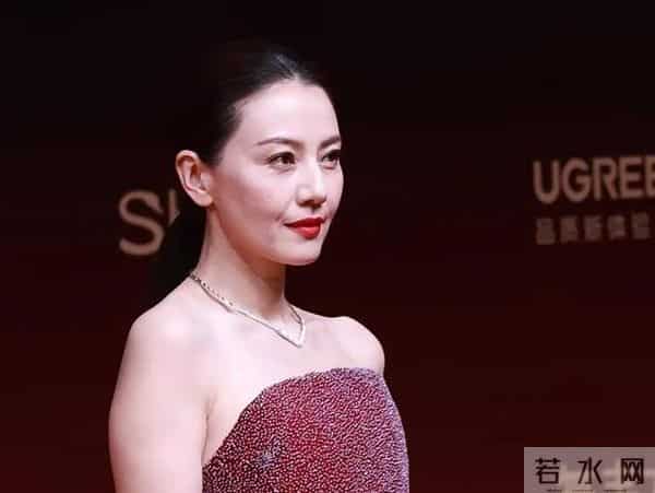 黄晓明也没想到，全运会结束十天后，穿黑西装的陈梦又给他争光了