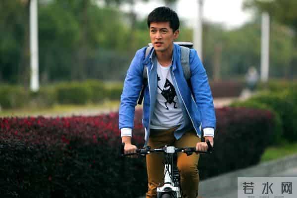 想不到12月刚开始，胡歌就以“这种方式”，给影视圈演员上了一课