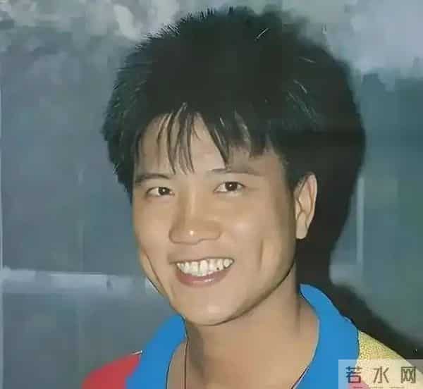 万梓良也没想到,年仅22岁的儿子开始为他争光,音乐比赛惊艳全场