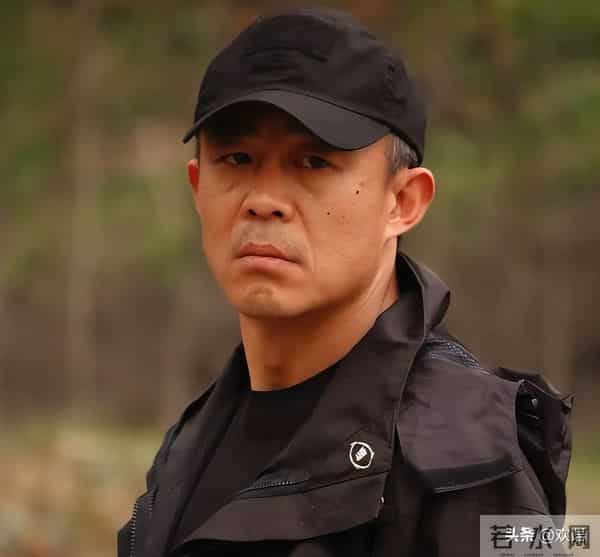 侯勇也没想到，曾被自己抛弃12年的糟糠之妻，今也开始走上坡路了