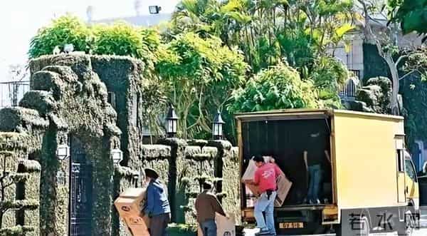 朱玲玲和霍震霆分手，不是为了罗康瑞，而是因为一个北京姑娘