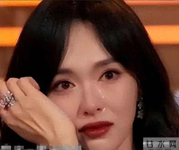 "守孝风波"升级，继罗晋复工后，唐嫣粉丝不忍了，一个举动成败笔