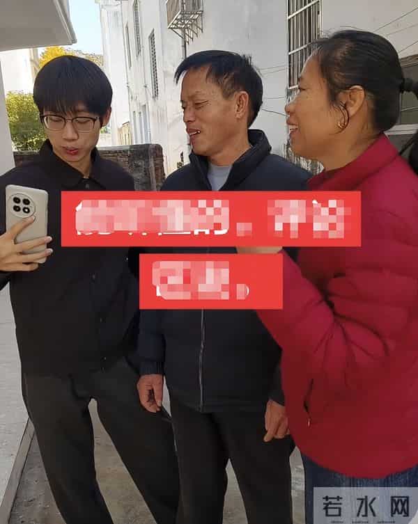 妹妹五年前曾控诉邻居无理取闹,志辉兄弟俩扬眉吐气,全家终翻身