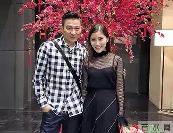 恭喜!天王刘德华小姨子宣布生子,和富二代老公结婚七年成功抱仨