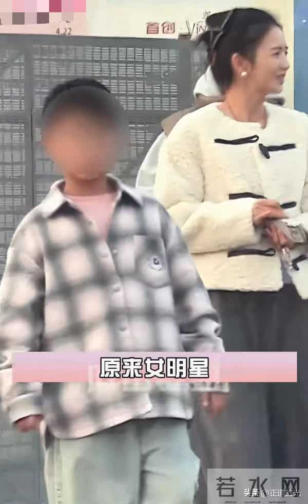 佟丽娅9岁儿子1米6 和妈一样80斤 冬天只穿一件衬衫 遭训斥低头沮丧
