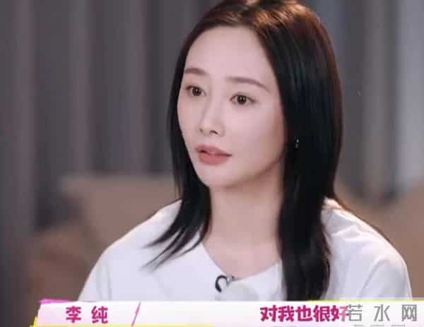 李纯夫妇澳门度假，马頔身高被低估，比老婆高一头看着有185