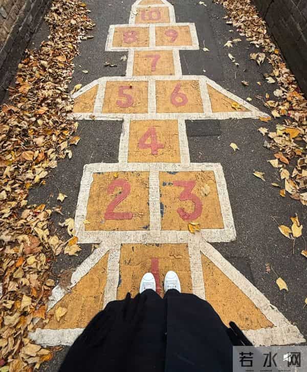 黄轩女友秀恩爱，在一起5年仍很甜，网友：这才是我们想要的嫂子