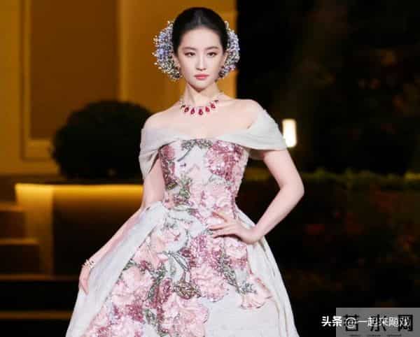 刘亦菲的美,清冷仙气,美得人不敢靠近