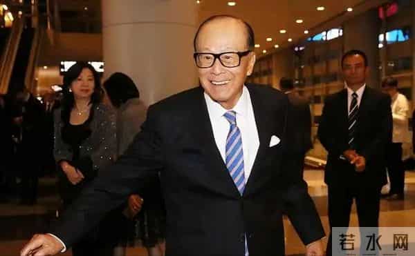 97岁的李嘉诚没想到，一场大火，让所有人看清了他的“真面目”