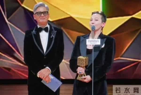 香港盛会颁奖仅两天，令人厌恶一幕发生，72岁周润发晚节不保？