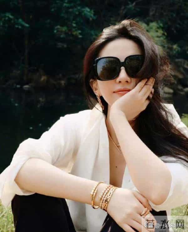 刘亦菲的美,清冷仙气,美得人不敢靠近