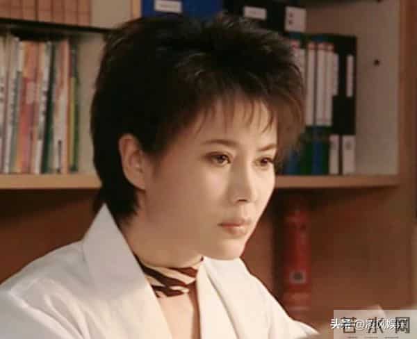 19岁嫁豪门,20岁生儿子,月子没坐完就逃离豪门,如今过得如何了