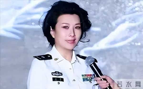 权色交易、陪睡上位，她压根不沾边，简直是娱圈的一股“清流”