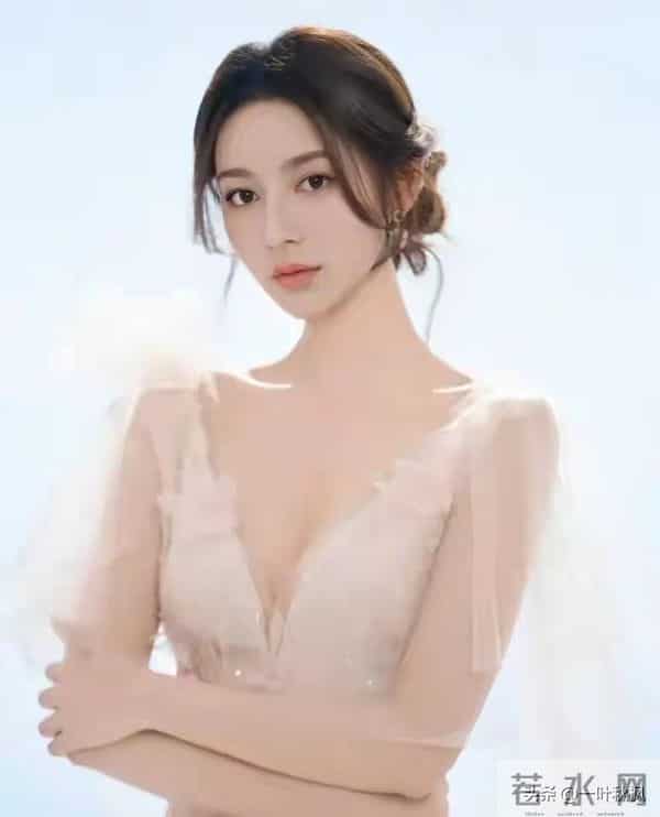 陈雅欣-身材和颜值太扛打了,性感身材搭配神仙颜值,楚楚动人。