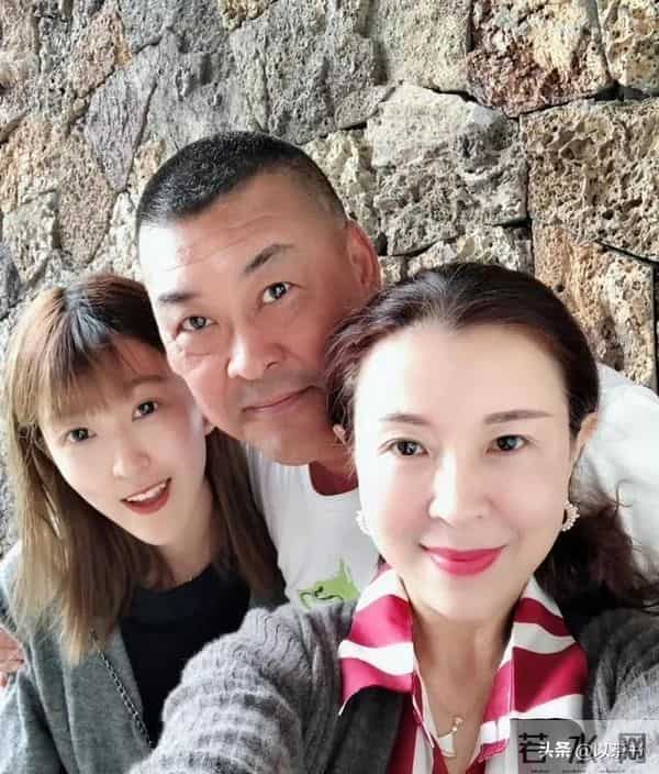 性子出了名的随和,曾身患癌症妻子不离不弃,演员侯传杲现状如何