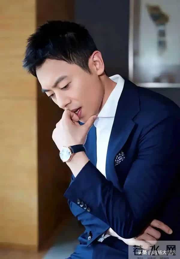 41岁朱亚文再破“天花板”，曾当众嘲讽郭麒麟的他，终于赢来翻身