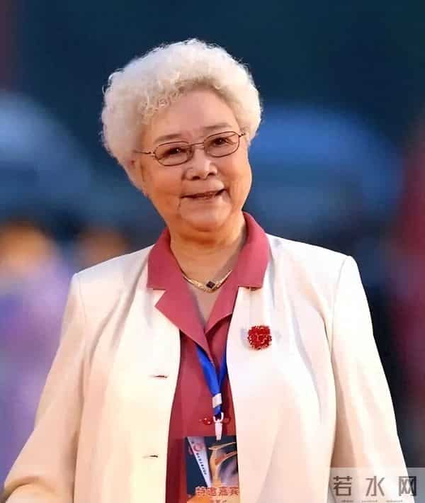 97岁田华现状曝光,一代名角的清贫晚年,让人心疼又敬佩!