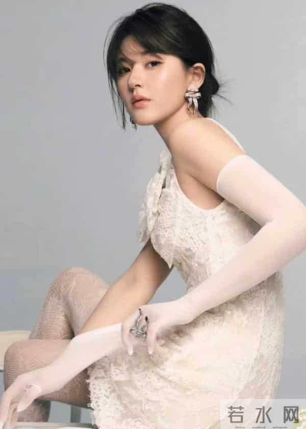 赵露思｜蕾丝旗袍+蕾丝袜