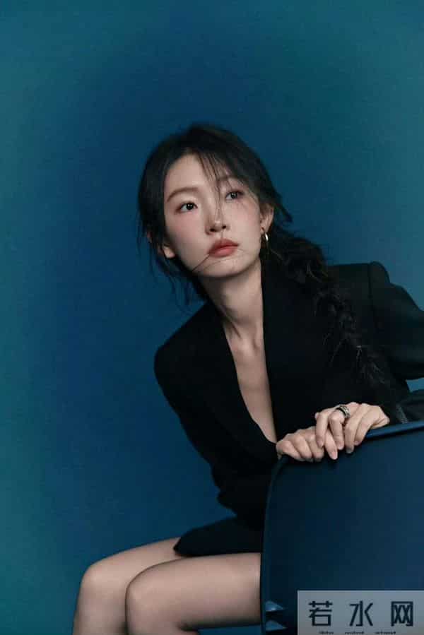 周依然|黑丝高跟酷酷造型