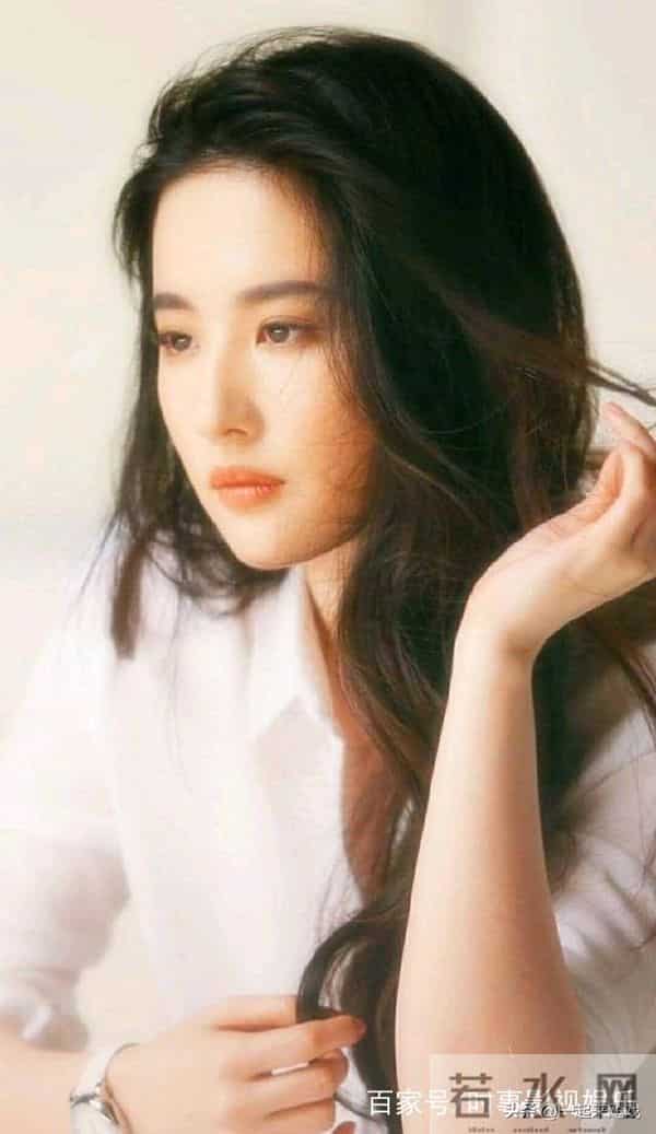 刘亦菲的美,清冷仙气,美得人不敢靠近