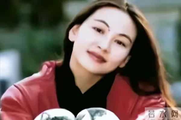 原来他俩是夫妻，29岁获双料影后，婆婆是老戏骨，丈夫是知名男星