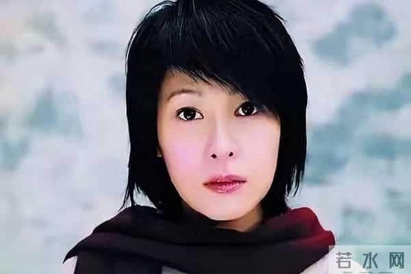 56岁刘若英变样：高龄生子断崖式衰老，脸干瘪像老太太，状态堪忧