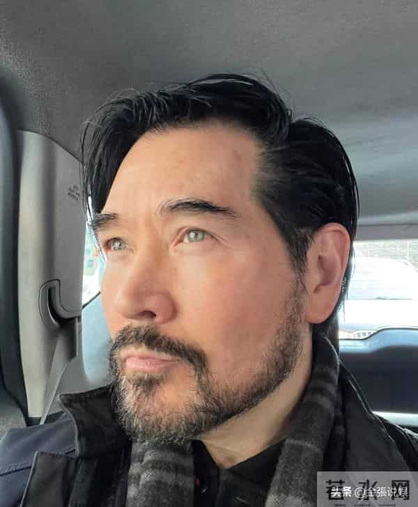 费翔在英国独居