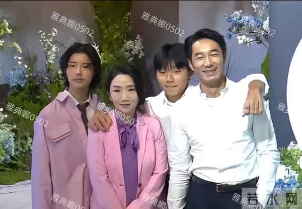 看了陶晶莹的女儿才发现小S的女儿算漂亮是湾湾星二代里的佼佼者