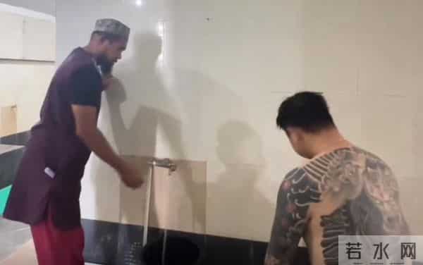 东北外卖小哥恋上印尼美女,认识20天就奔现,见面一个月就闪婚!