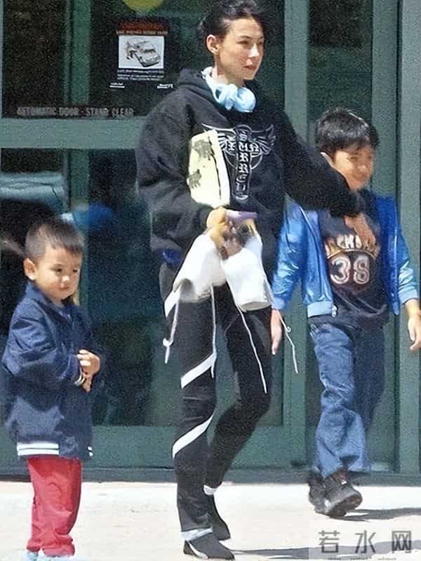 一步错步步错，看了谢霆锋对张柏芝的评价，才发现他们曾爱的很深