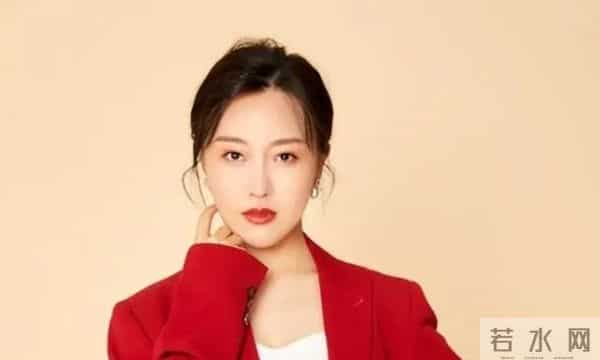 潘阳现状:嫁富豪结婚13年,如今却居住娘家,和潘长江合唱很幸福