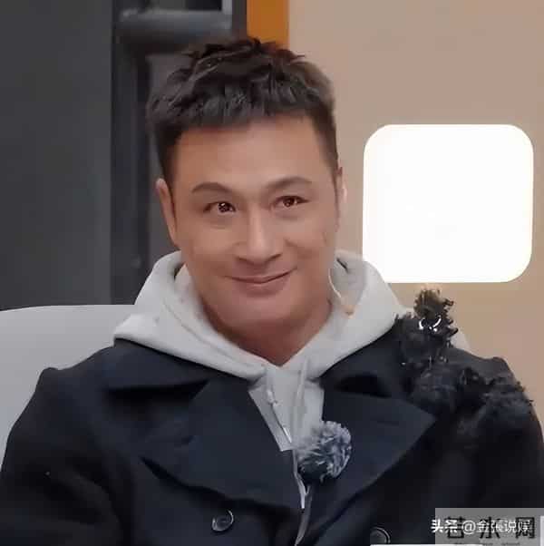 嫁给吴镇宇23年没做过饭，53岁仍似少女，她堪称最美的女星