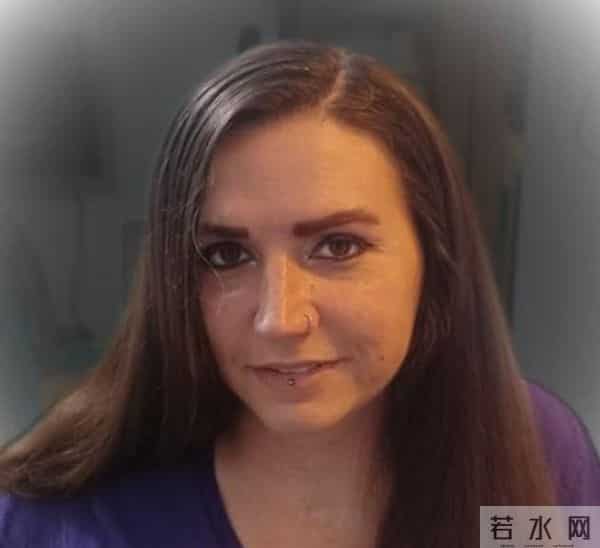 金·卡戴珊称大脑存在“空洞”,被指向不知情的美国人推销脑芯片