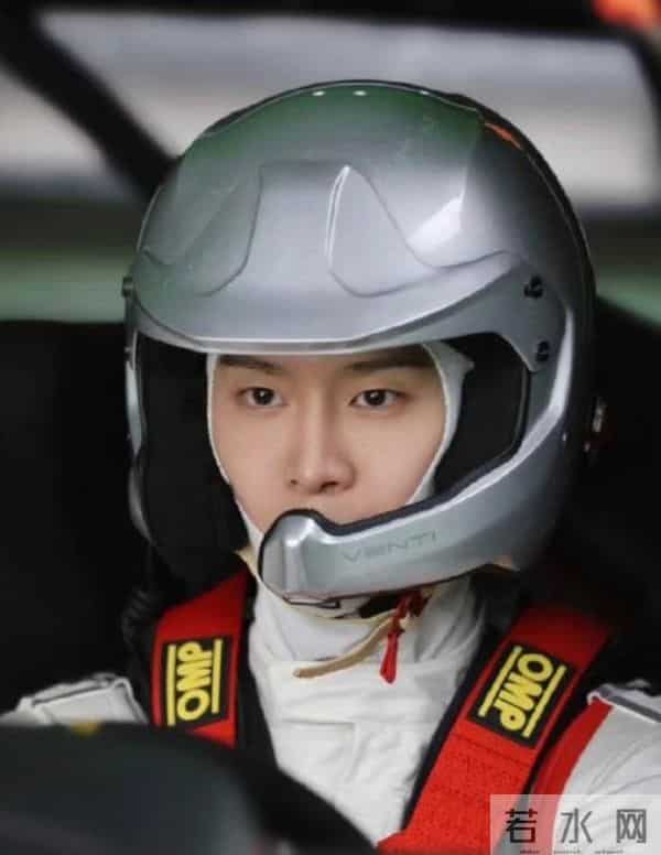 范丞丞提名金莲花最佳男配角