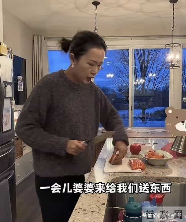 小黄:精致打扮 全家聚会过感恩节 仪式感满满 网友-羡慕这样的生活