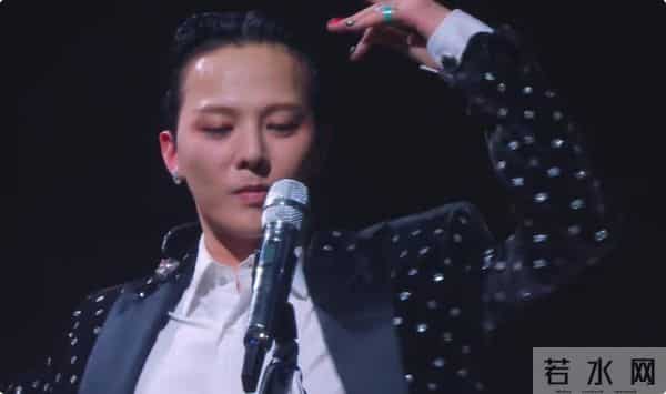 当70岁周润发与37岁权志龙站一起，我才彻底明白，什么叫相由心生