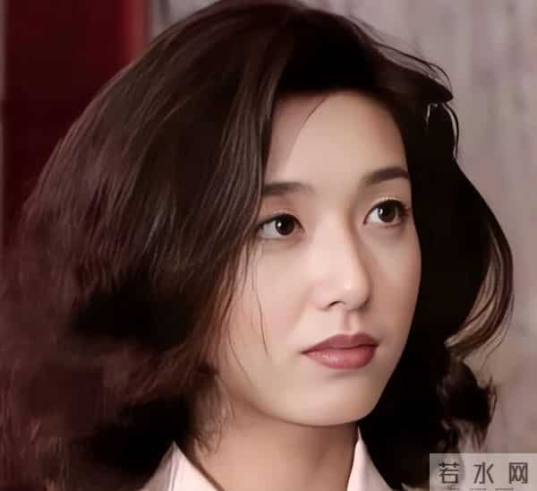 再多钱有什么用？58岁身家过亿的江珊，还是要为27岁女儿操碎了心